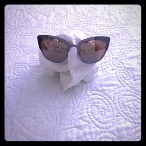 Pink frame cat 🐱 eye sunglasses 😎